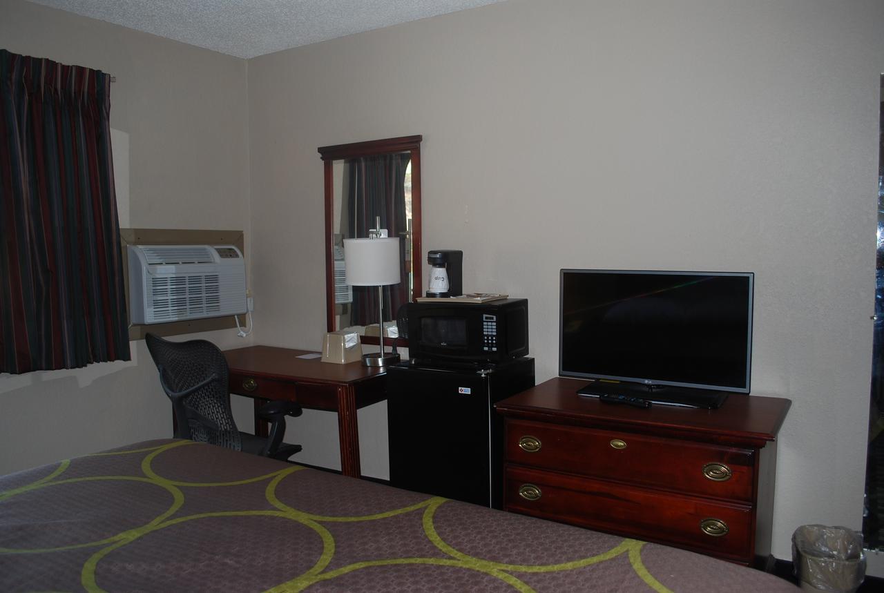 Super 8 By Wyndham Warner Robins Motell Exteriör bild